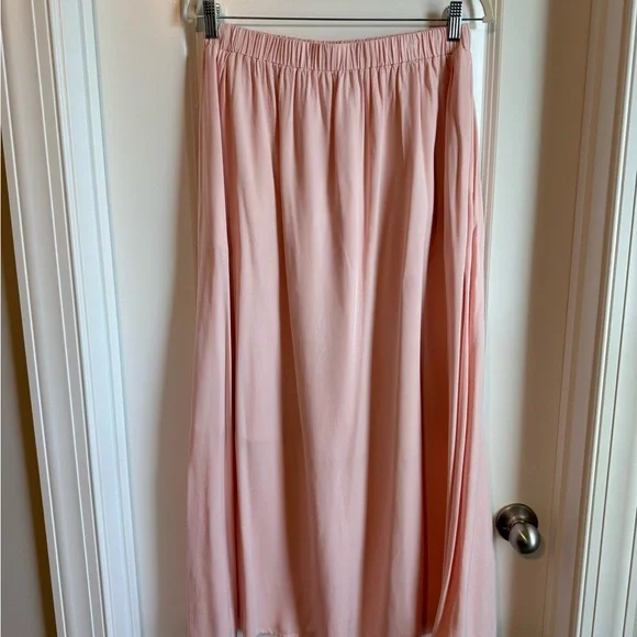 Chic Blush Women's Skirt Set - Picture 5 of 8